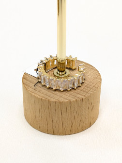 Кольцо с хрустальными вставками