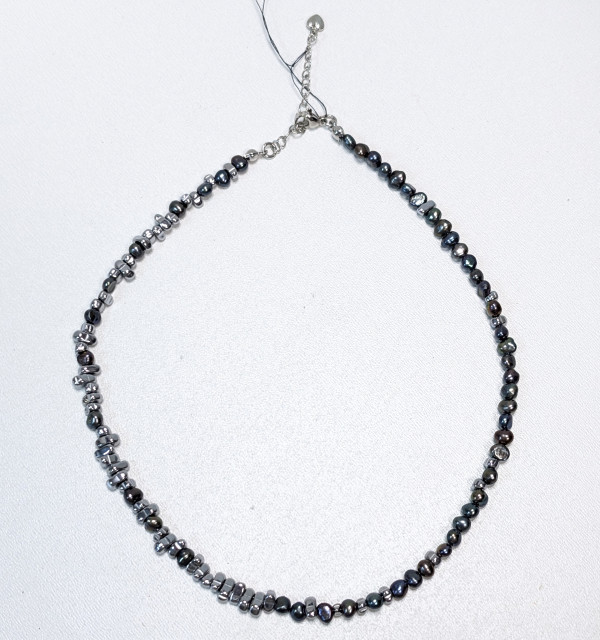 Чокер из синего жемчуга и гематита