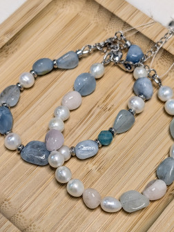 Браслет из голубого берилла и натурального жемчуга