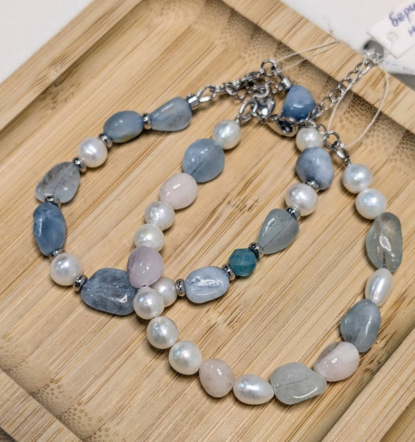 Браслет из голубого берилла и натурального жемчуга