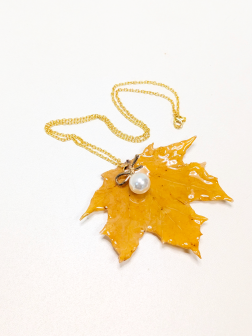 Подвеска "Кленовый лист"