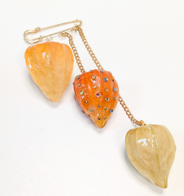 Брошь-булавка "Три физалиса"