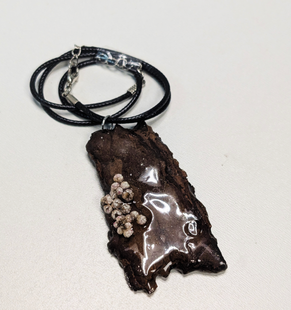 Двусторонний кулон "Кора" с цветами