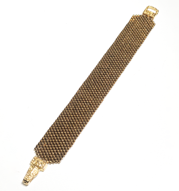 Браслет из биссера