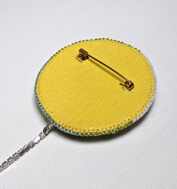 Брош круглая из бессера