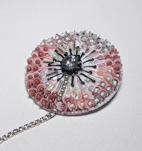 Брош круглая из бессера